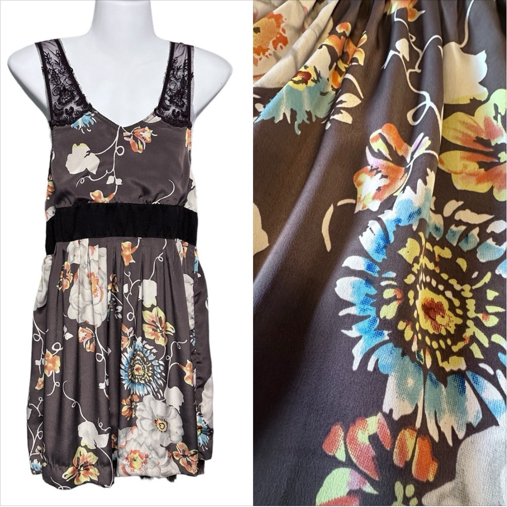 Free People LACEY and Silky FLORAL Fall DRESS . SIZE 8. TULLE TRIM AT HEM